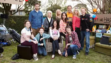 Backdrop for the TV series "Upper Middle Bogan" #1809774