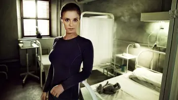 Backdrop for the TV series "Helix" #1449114