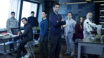 Backdrop for the TV series "Helix" #1449119