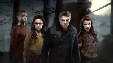 Backdrop for the TV series "Wolfblood" #1458791