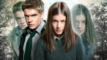 Backdrop for the TV series "Wolfblood" #1458792