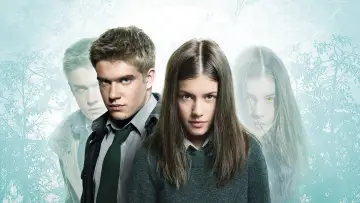 Backdrop for the TV series "Wolfblood" #1458799