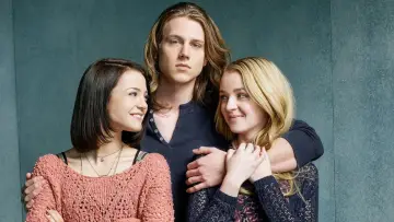 Backdrop for the TV series "Finding Carter" #1680958