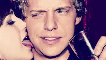 Backdrop к сериалу "You