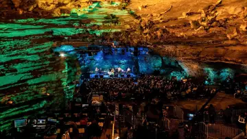 Backdrop for the TV series "Bluegrass Underground" #1484573