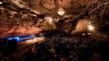 Backdrop for the TV series "Bluegrass Underground" #1484575