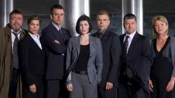 Backdrop for the TV series "The Protectors" #1789132