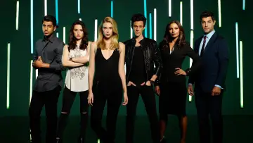 Backdrop к сериалу "Stitchers" #1469092