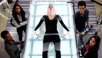 Backdrop к сериалу "Stitchers" #1469096