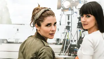 Backdrop for the TV series "UnREAL" #1540811
