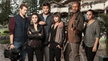 Backdrop for the TV series "UnREAL" #1540812