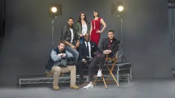 Backdrop for the TV series "UnREAL" #1540815