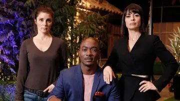 Backdrop for the TV series "UnREAL" #1540816