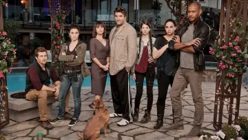 Backdrop for the TV series "UnREAL" #1540820