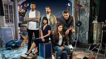 Backdrop for the TV series "UnREAL" #1540821