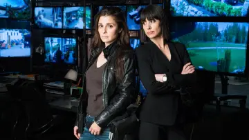 Backdrop for the TV series "UnREAL" #1540824