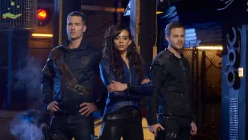 Backdrop к сериалу "Killjoys" #1385725