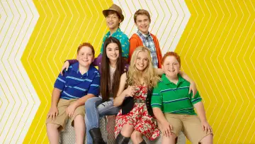 Backdrop for the TV series "Best Friends Whenever" #1688191