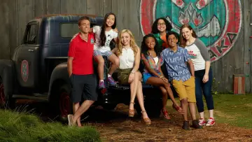 Backdrop for the TV series "BUNK
