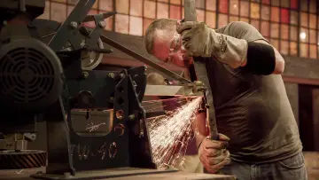 Backdrop for the TV series "Forged in Fire" #1335689