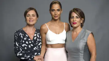 Backdrop к сериалу "Ambitious Women" #1402159
