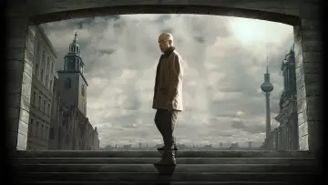 Backdrop for the TV series "Counterpart" #1433307