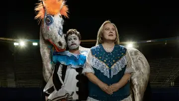 Backdrop for the TV series "Baskets" #1594164