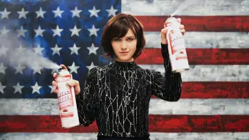 Backdrop к сериалу "BrainDead" #1465431