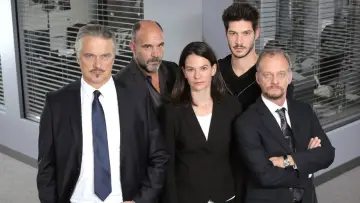 Backdrop for the TV series "Mensonges" #1842764