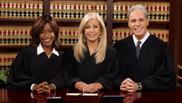 Backdrop к сериалу "Hot Bench" #1388475