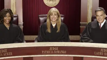 Backdrop к сериалу "Hot Bench" #1388476
