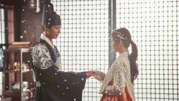Backdrop к сериалу "Love in the Moonlight" #1405125