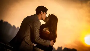 Backdrop к сериалу "W: Two Worlds Apart" #1455121