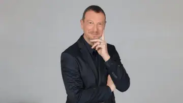 Backdrop for the TV series "Sanremo Music Festival" #1352849