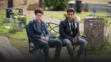 Backdrop к сериалу "13 Reasons Why" #1320743