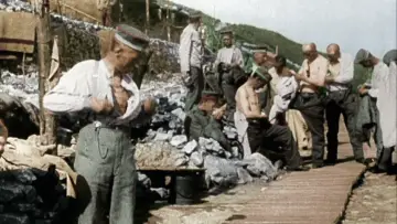 Backdrop for the TV series "Apocalypse: The Rise of Hitler" #1881505