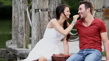 Backdrop к сериалу "Çilek Kokusu" #1449636