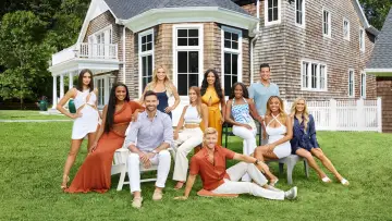 Backdrop к сериалу "Summer House" #1475077
