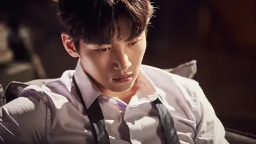 Backdrop for the TV series "Suspicious Partner" #1546704