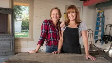 Backdrop for the TV series "Good Bones" #1553394