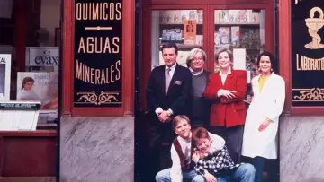 Backdrop for the TV series "Farmacia de guardia" #1541261