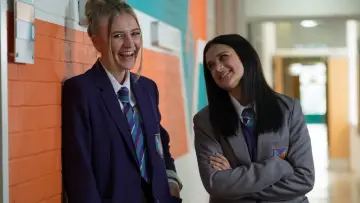 Backdrop for the TV series "Ackley Bridge" #1850335