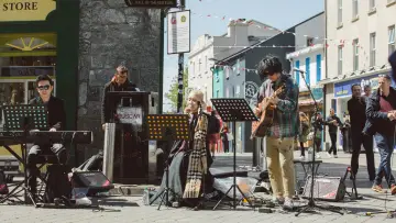 Backdrop for the TV series "Begin Again" #1806938