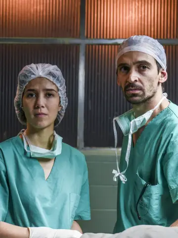 Poster к сериалу "Under Pressure" #1393799