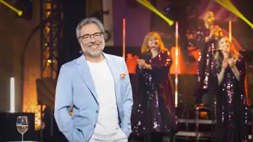 Backdrop к сериалу "Y