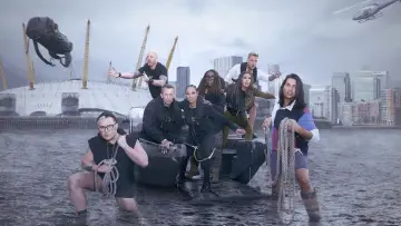 Backdrop к сериалу "Celebrity Hunted" #1317042