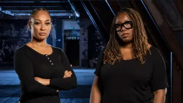 Backdrop к сериалу "Celebrity Hunted" #1317055