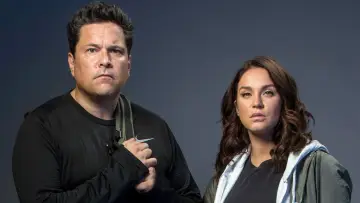 Backdrop к сериалу "Celebrity Hunted" #1317056
