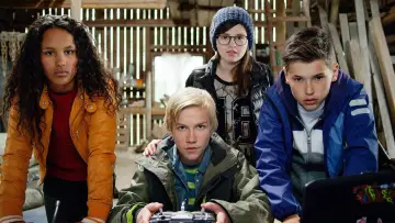 Backdrop for the TV series "TRIO" #1449334