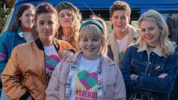 Backdrop к сериалу "Derry Girls" #1428054